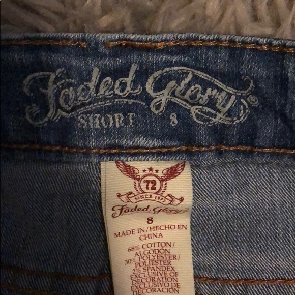 denim shorts - Picture 5 of 6